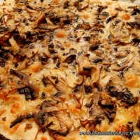Pizza cu ciuperci champignon